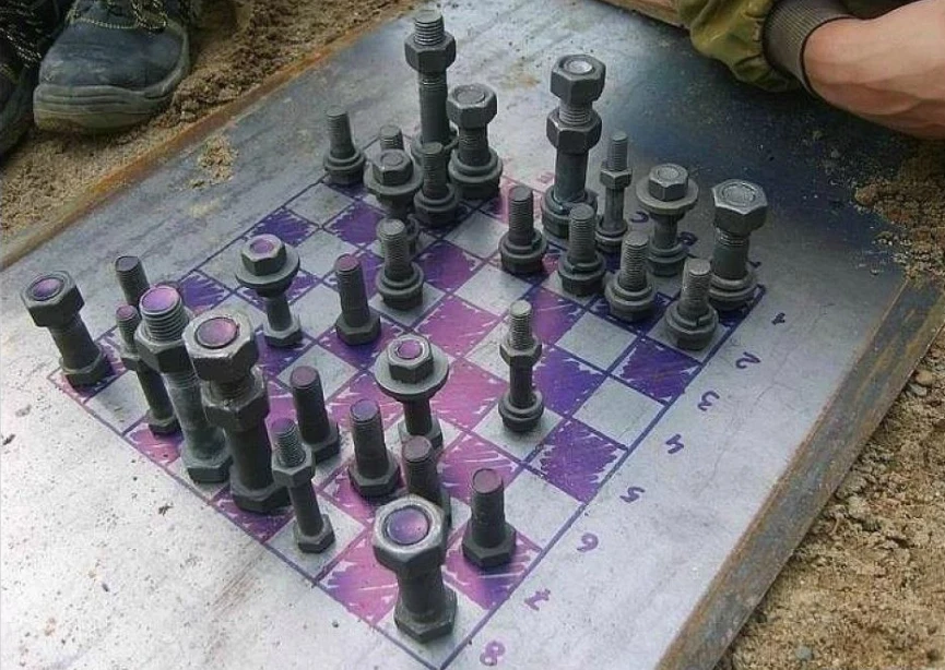 Шахматы настоящих мужиков)))