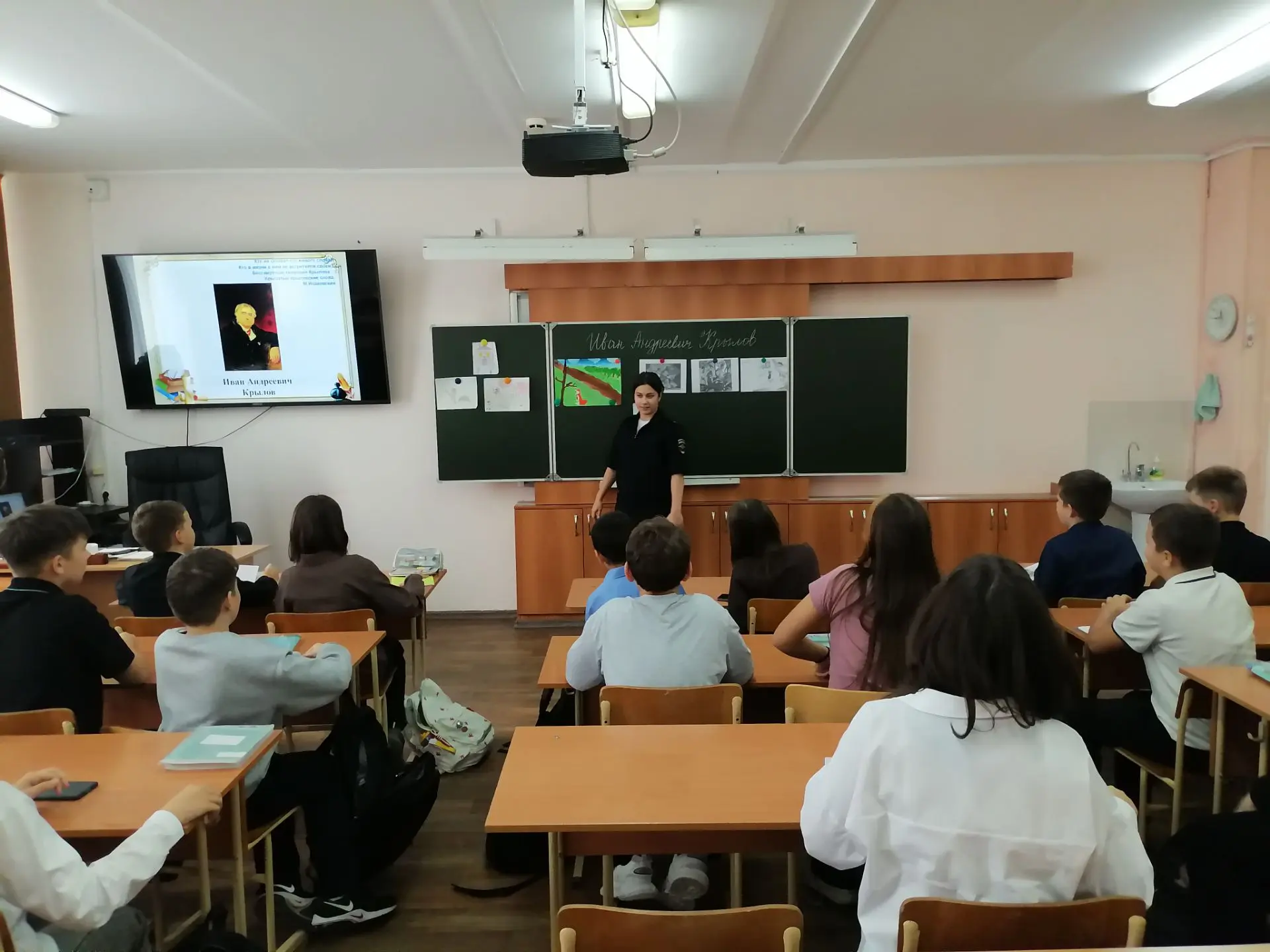 В 5«Е» на уроке литературы было по-настоящему театрально!