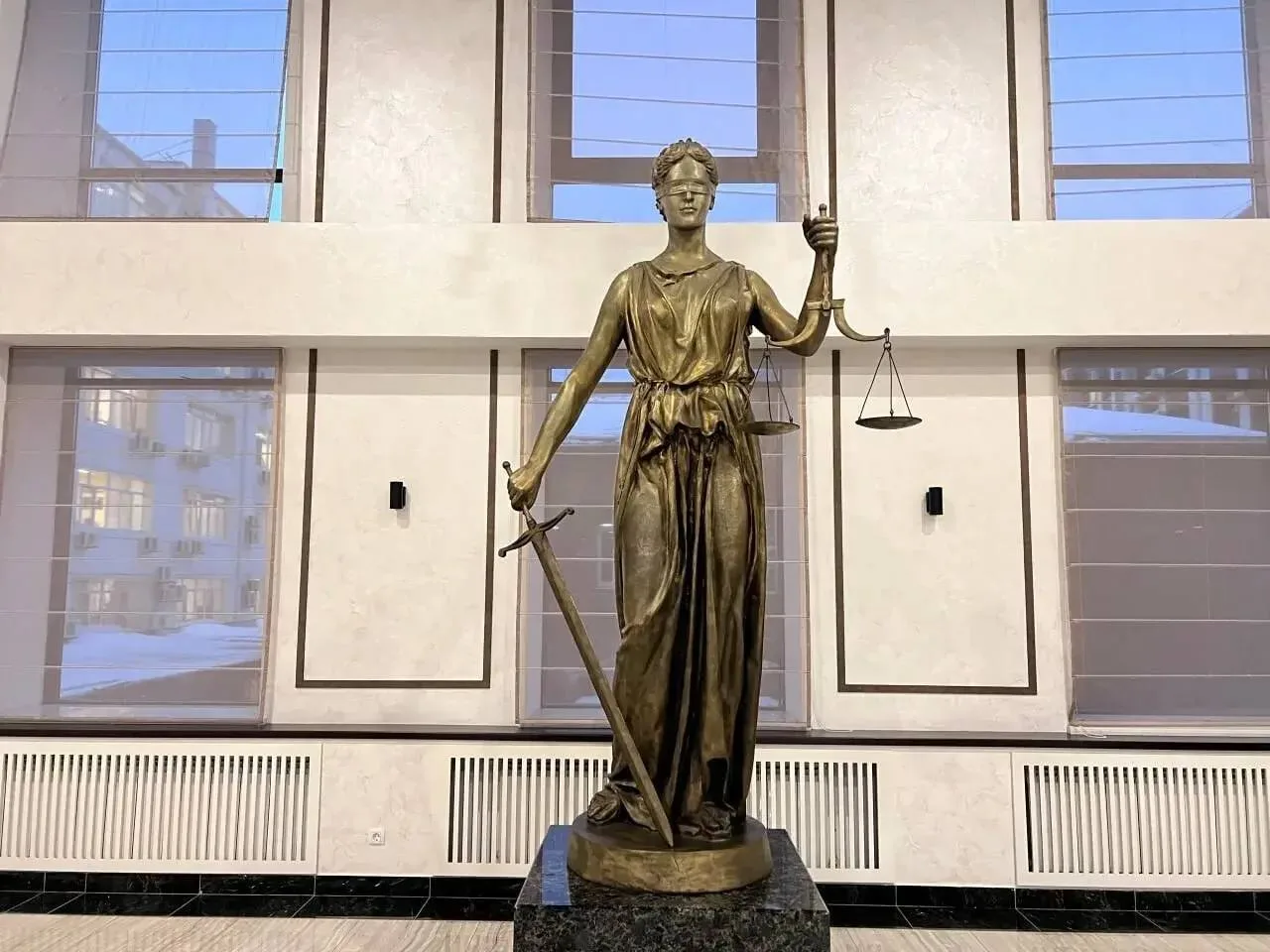 Калининский районный суд Тюмени вынес приговор по делу о смертельном избиении.