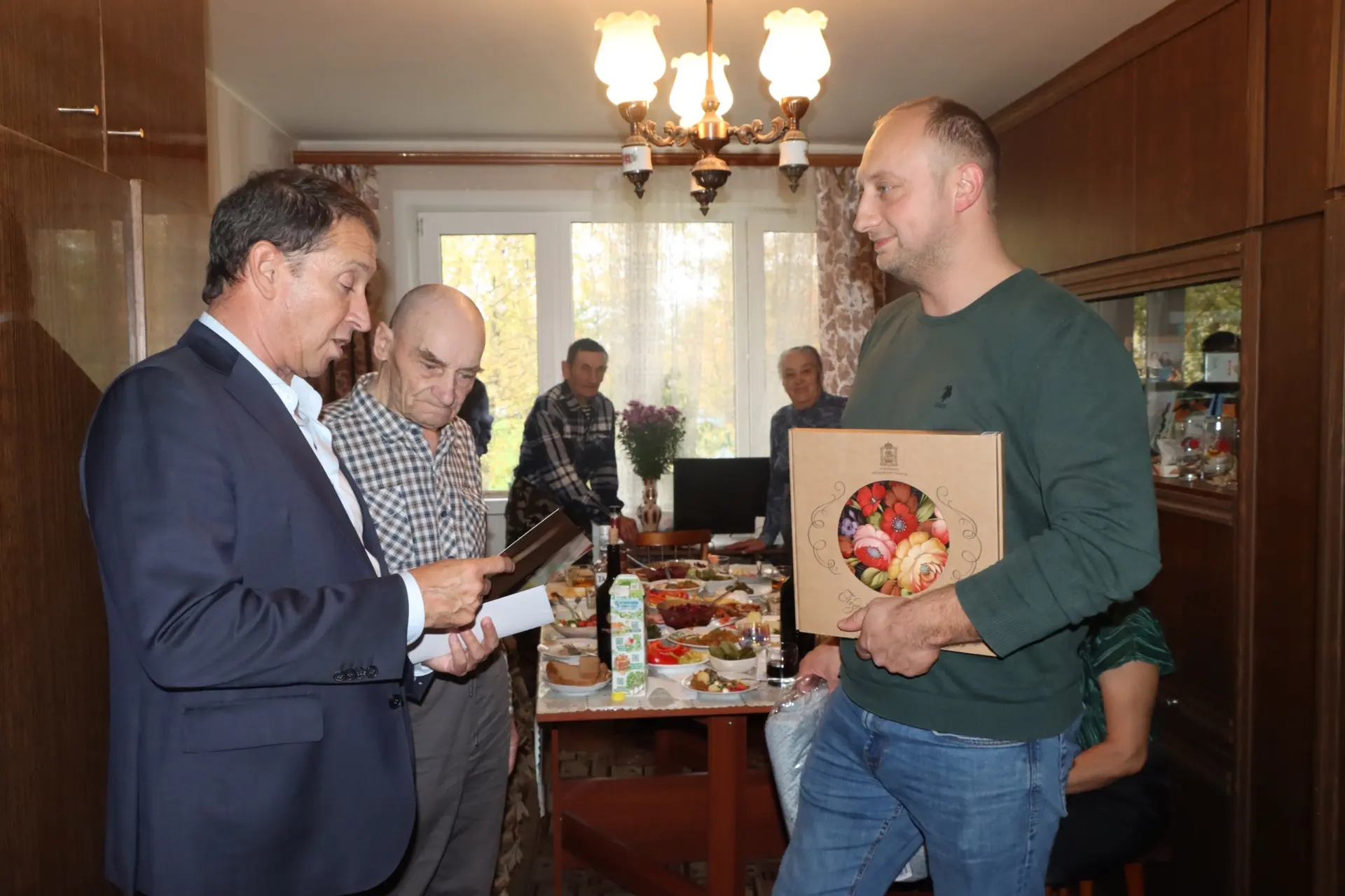 🎉Радость и гордость за своих долгожителей лотошинцы выражают через традиционные и тепл...