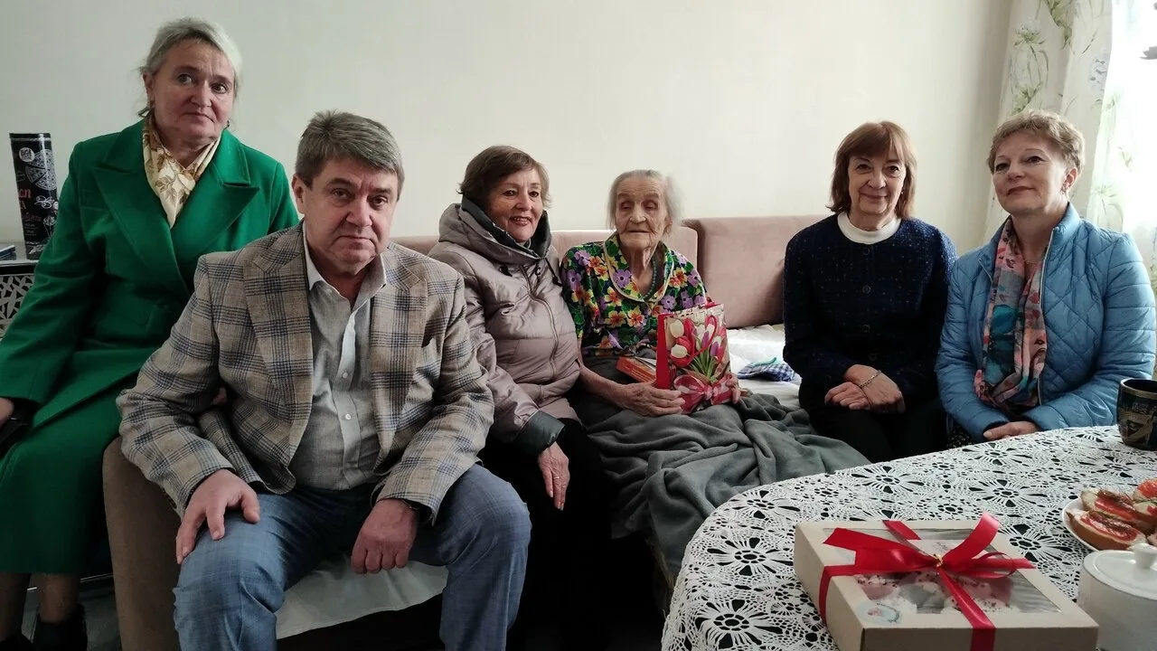🎉 Жительница Краснотурьинска Клавдия Ивановна Оленичева отметила 100-летний юбилей
