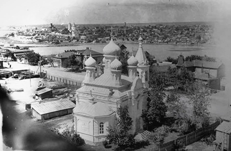 Крестовоздвиженская церковь Сызрани, фото начала ХХ века.