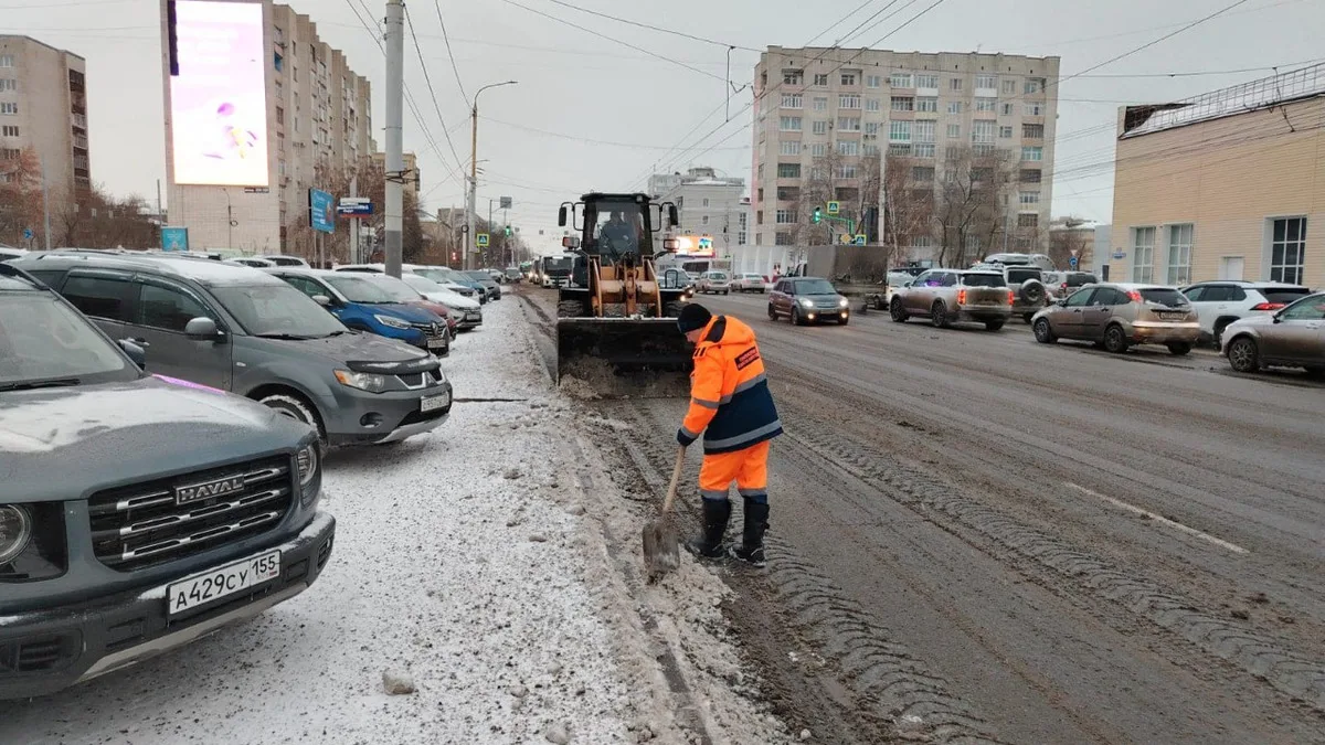 В Омской области хотят встретить первый снег без дорожного коллапса