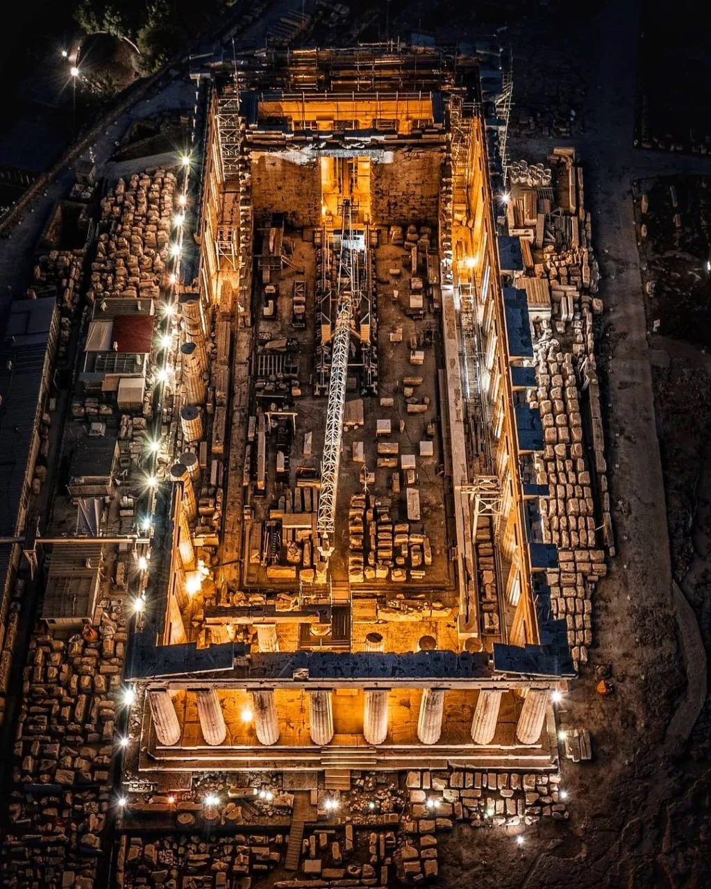 Афинский Парфенон с высоты птичьего полета.