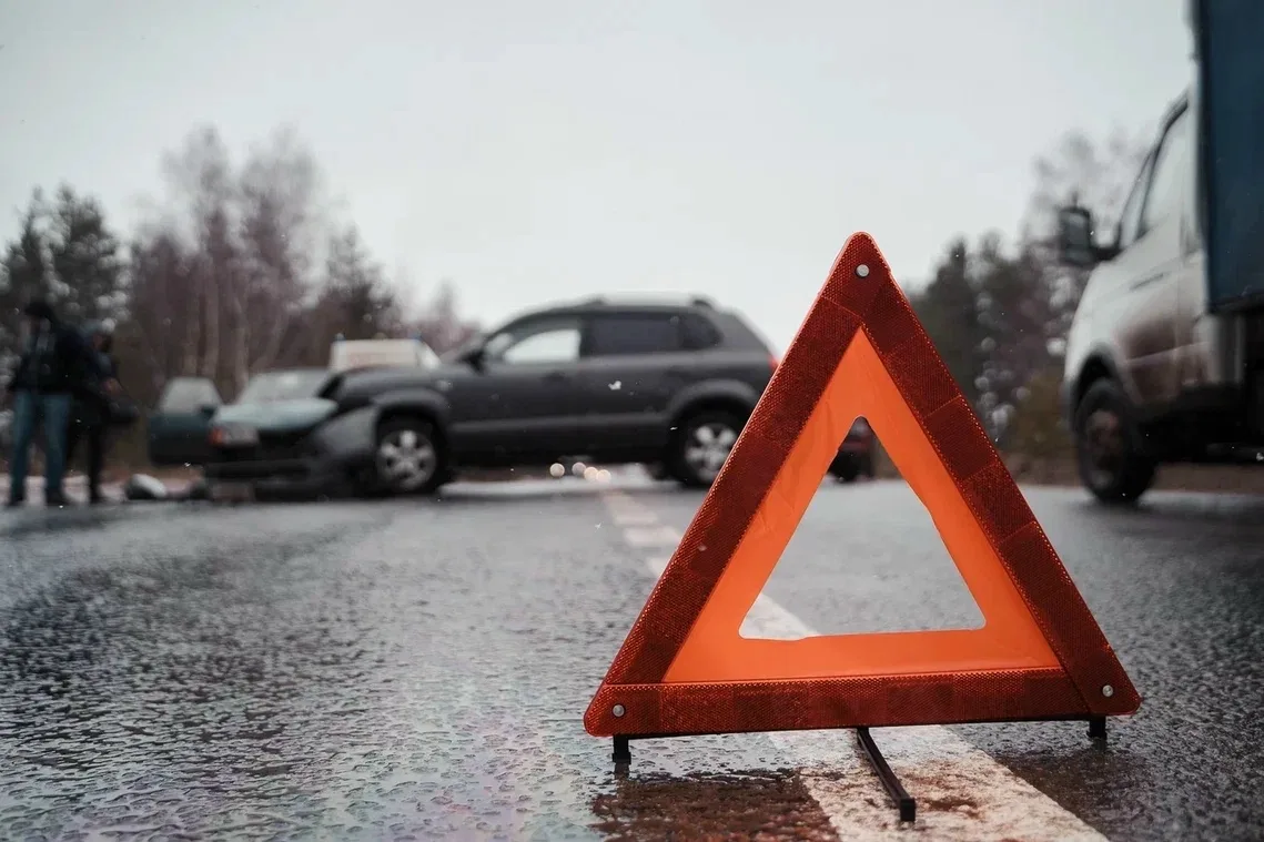 В Тверской области столкнулись Volkswagen и Toyota: есть пострадавший