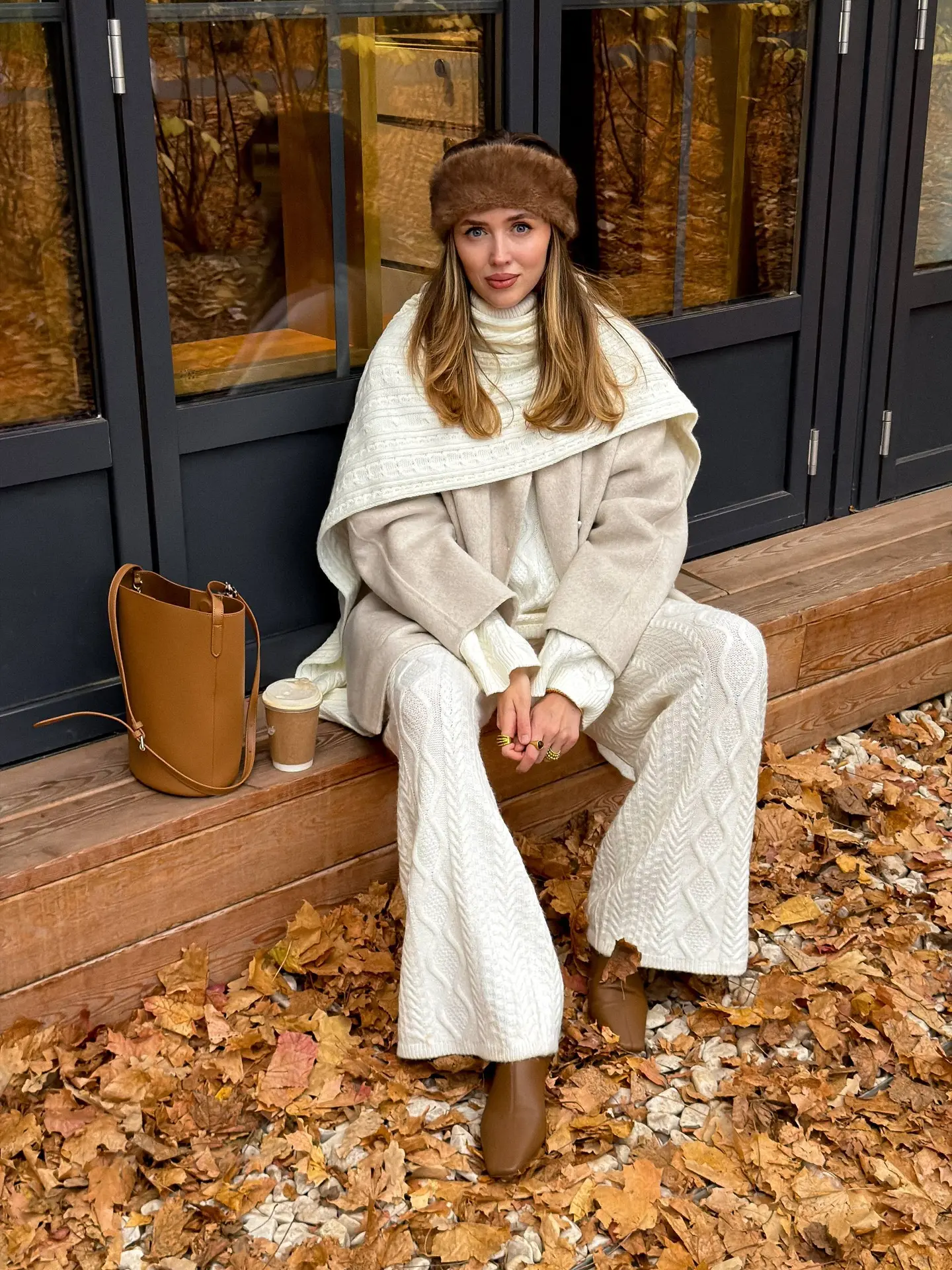 Вчера с девочками в Переделкино 🍂 какая же красивая осень в этом году)