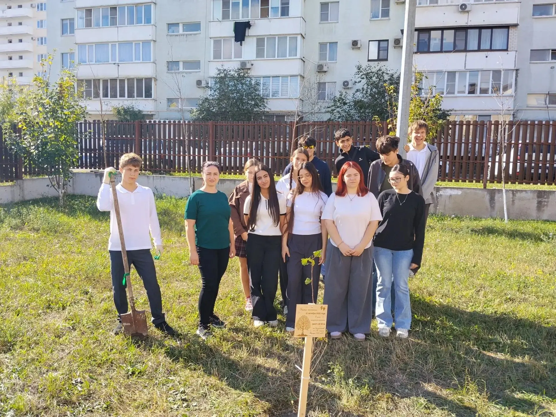 В рамках городской акции «Сохраним лес» наш 9 «Б» класс вместе с родителями и учителями...