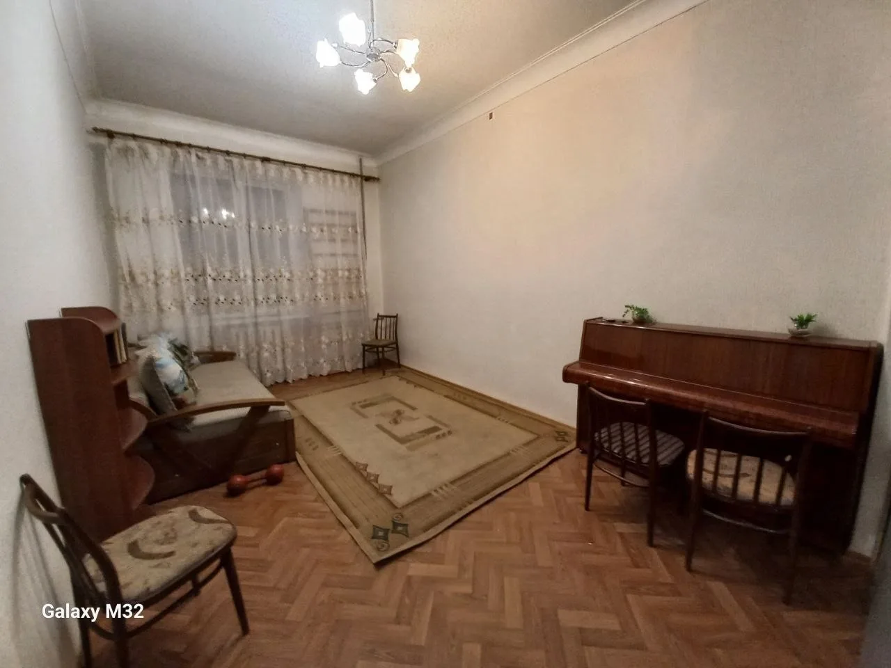 Продам 2-комн. Центр, ул. Красная площадь, 2/5, возле Института культуры и искусств. Ко...