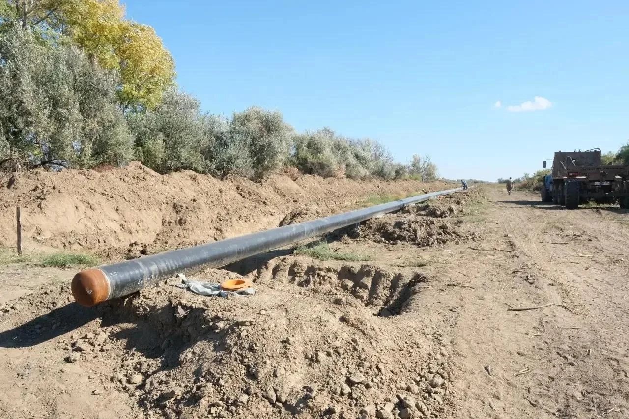 🚰 В посёлке Подчалык Красноярского округа прокладывают водопровод