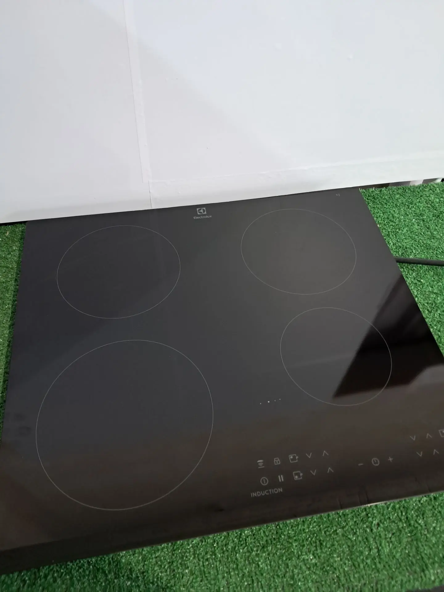 Индукционная варочная панель ELECTROLUX LIR60430