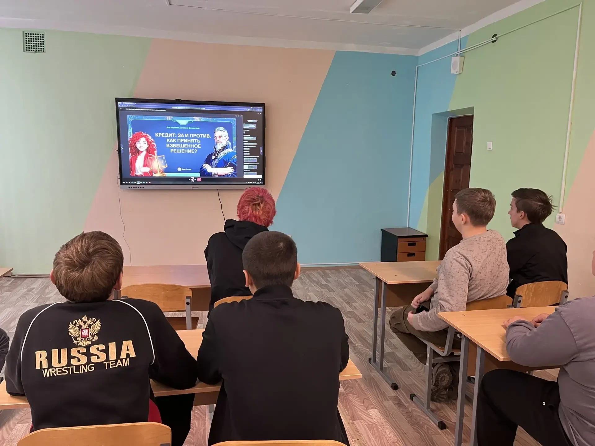 Студенты структурного подразделения г. Суворова Тульского технико-экономического коллед...