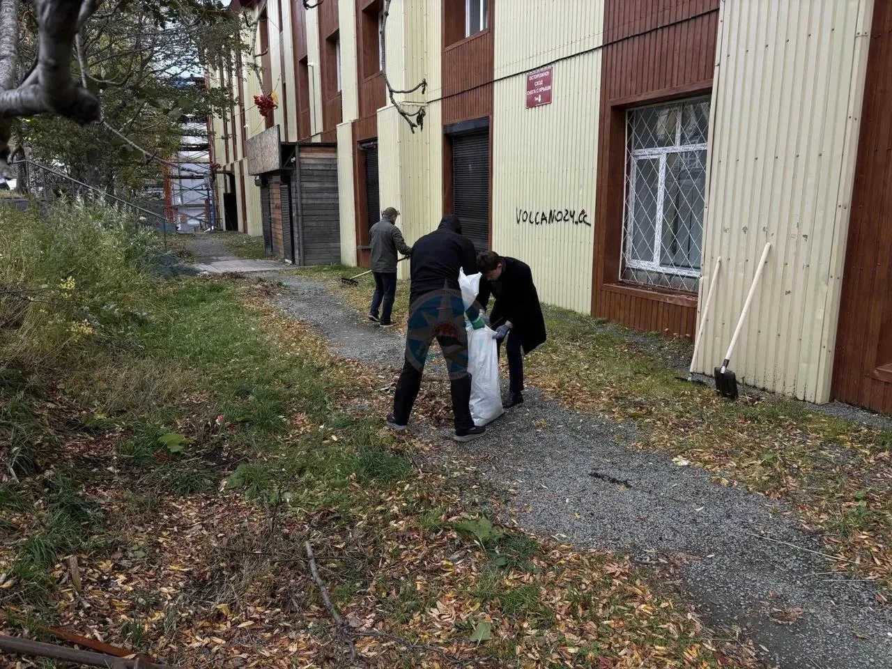 На Камчатке сотрудники ЦОД вышли на уборку территории
