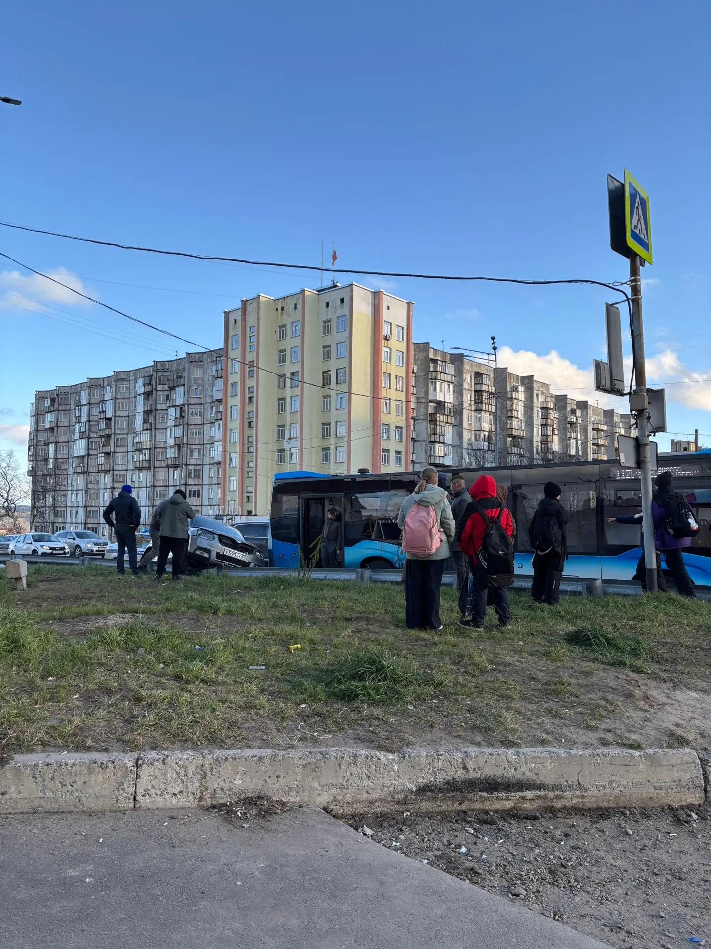Куча людей потеряла время всего из-за одного идиота.