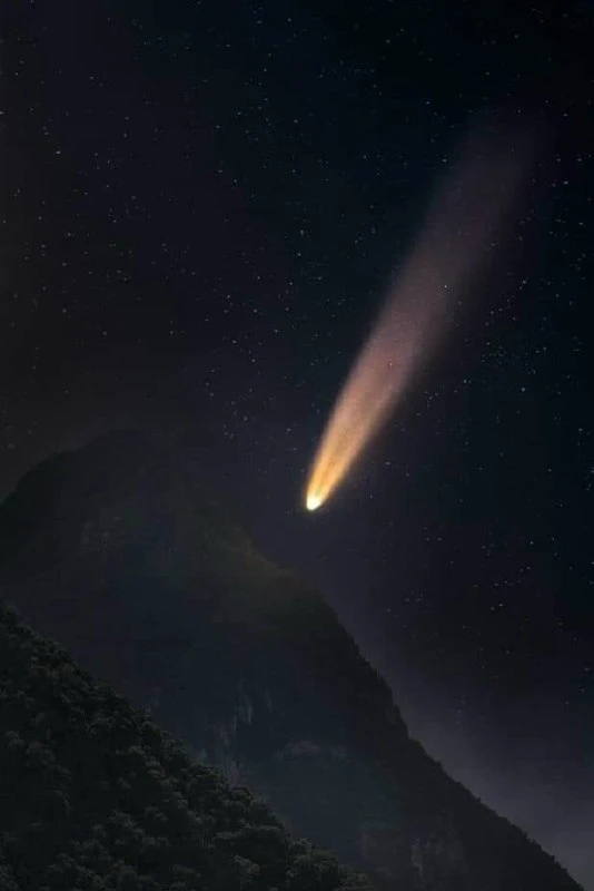 Небесный гость над Голливудом: как комета Neowise покорила Лос-Анджелес  ☄️