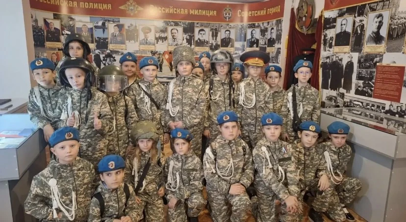 Юные десантники 4В побывали в музее органов внутренних дел Тульской области