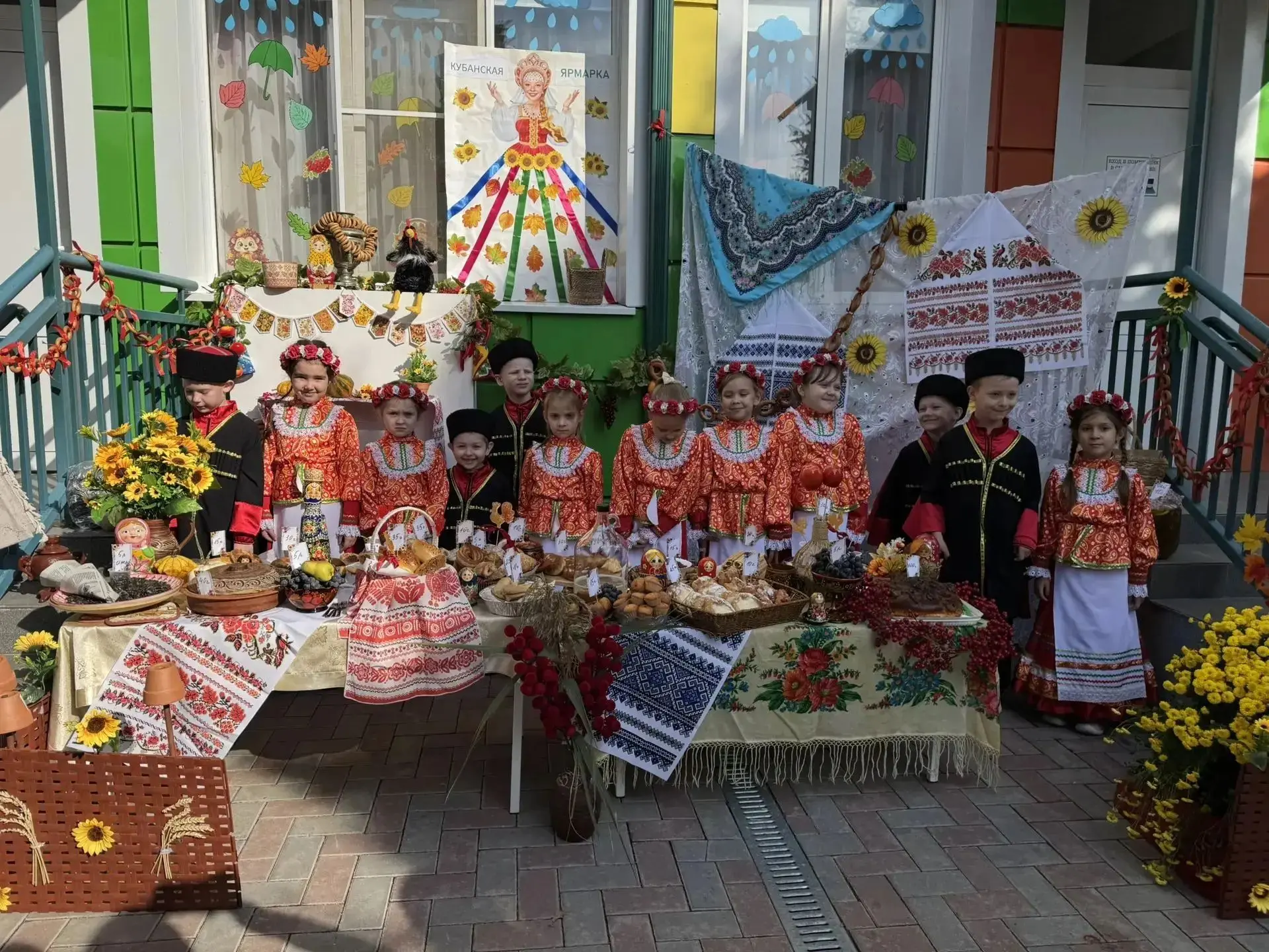 Сегодня в детском саду №4 состоялось яркое и долгожданное событие — традиционная Осення...