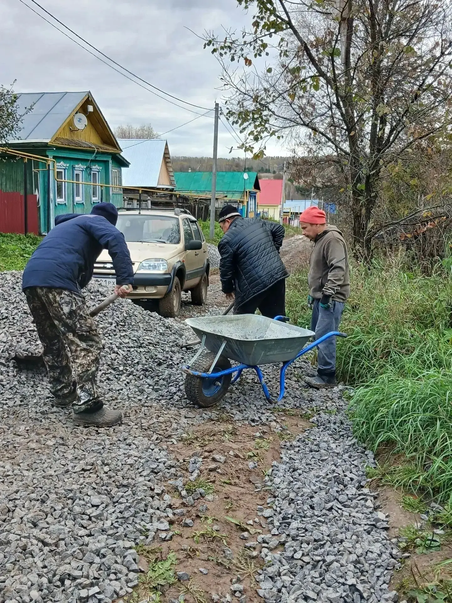 💪 В Романовке всем селом делают дорогу к роднику