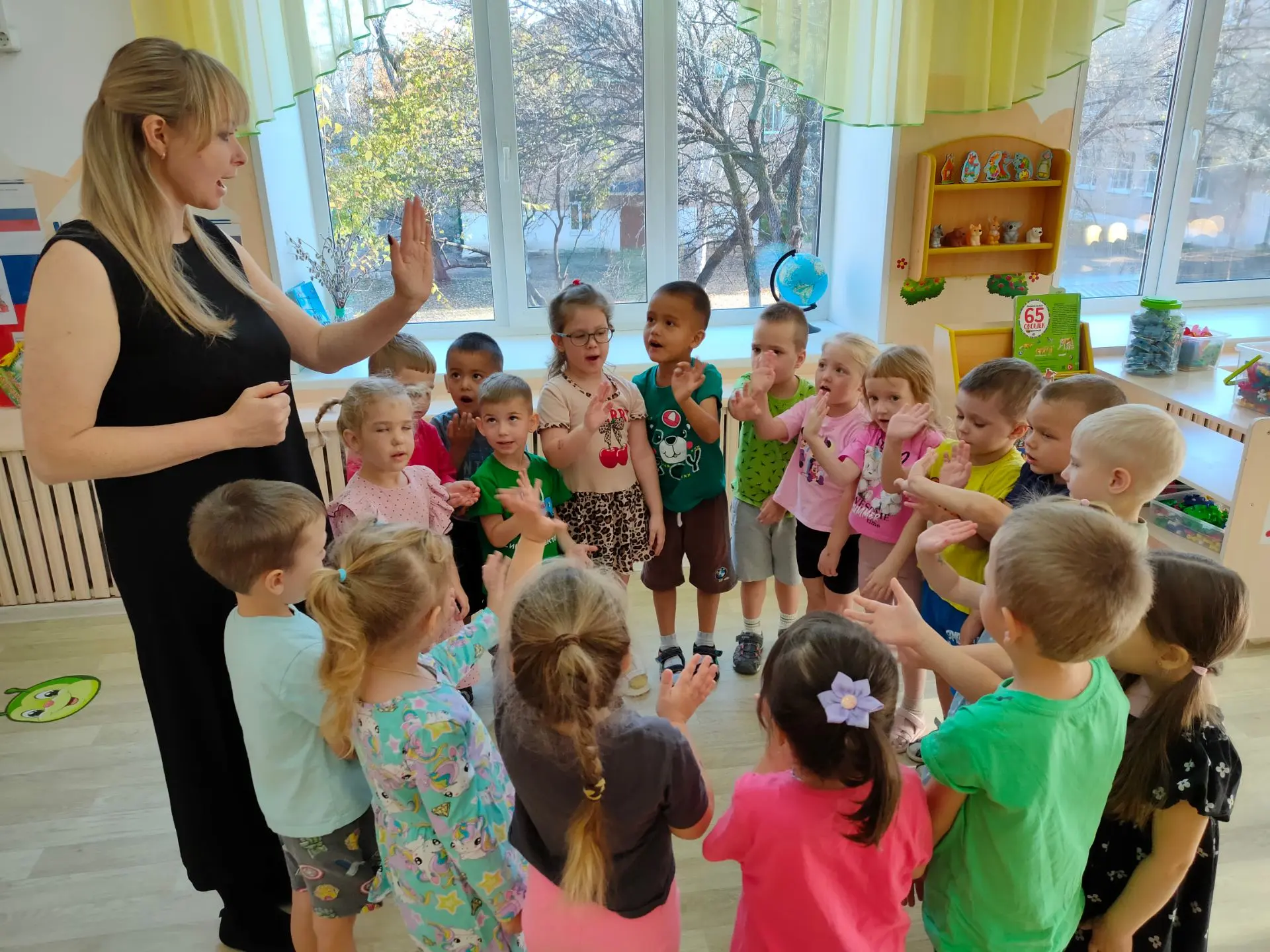 Сегодня педагоги нашего детского сада побывали в гостях у детей средней группы (воспита...
