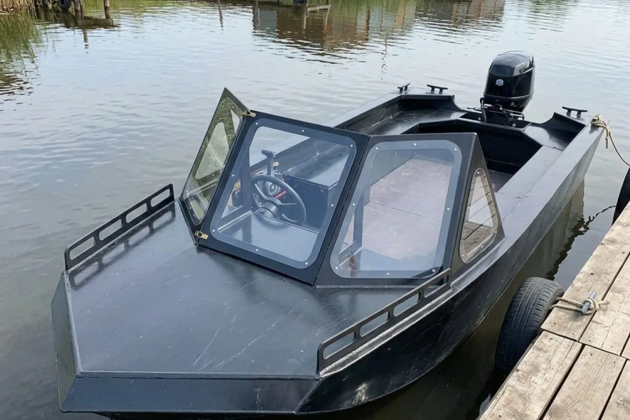 GOONCH 460 mud wide M — вариант для тех, кто выбирает не надувную, а жёсткую моторную л...