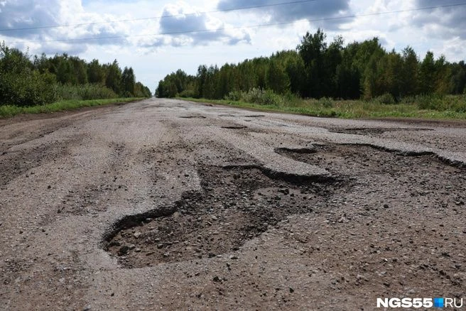 ❗️Омичку возмутили разбитые дороги в Марьяновском районе. Жалобу она оставила в коммент...