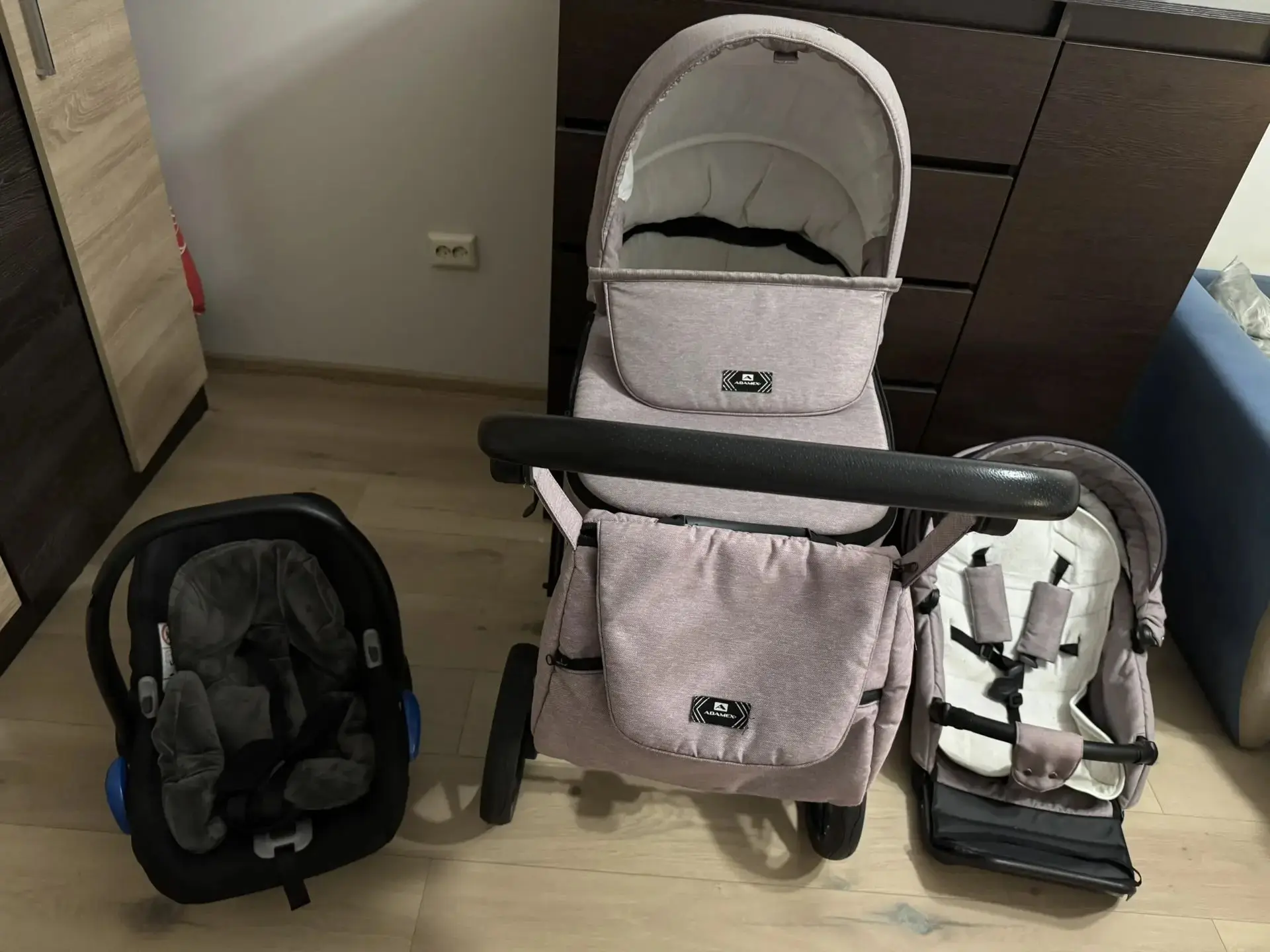 Продам коляску 3в 1