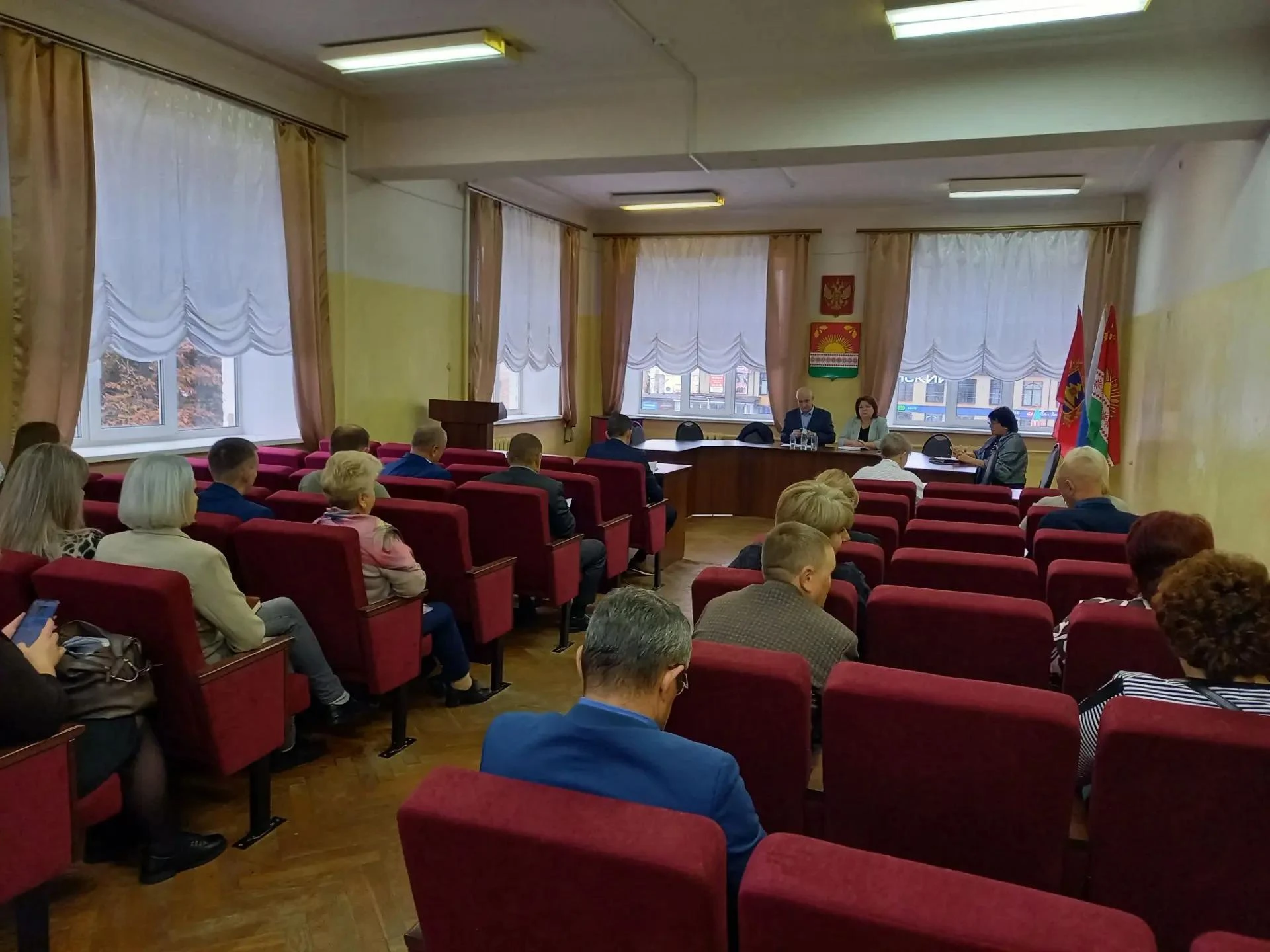 Сегодня прошло совещание при главе Клинцовского района, на котором были рассмотрены  во...