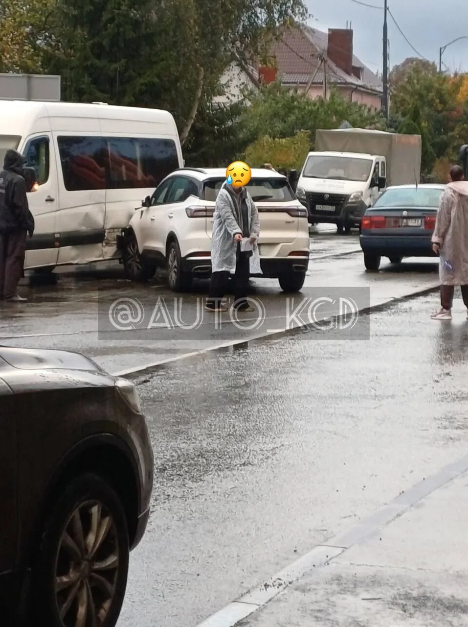 В поворот на Прегольский сегодня тоже с трудом вписываются