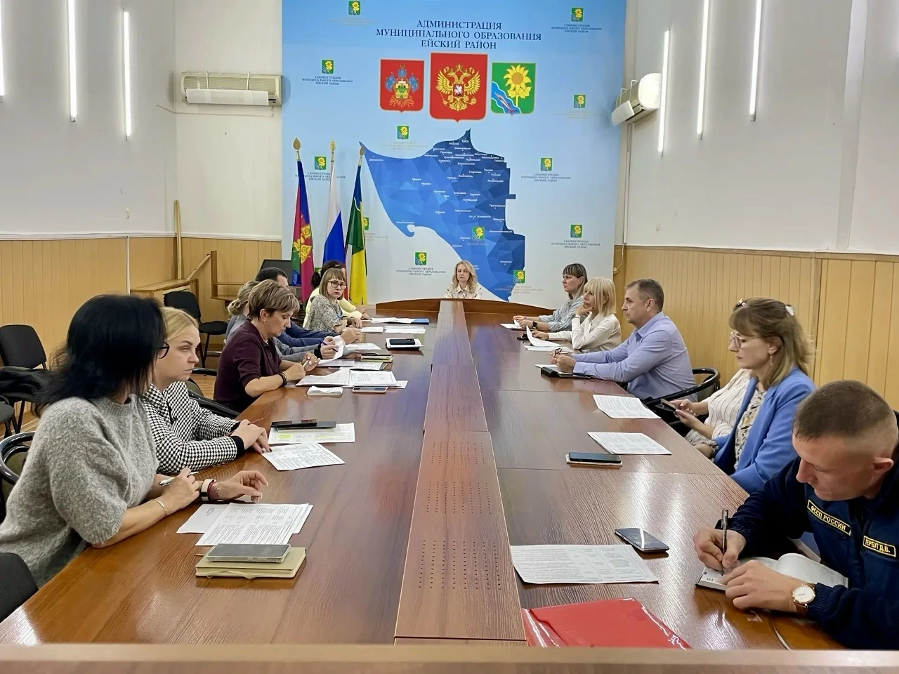 ✅В Ейском районе обсудили меры по погашению задолженности по арендной плате за земельны...
