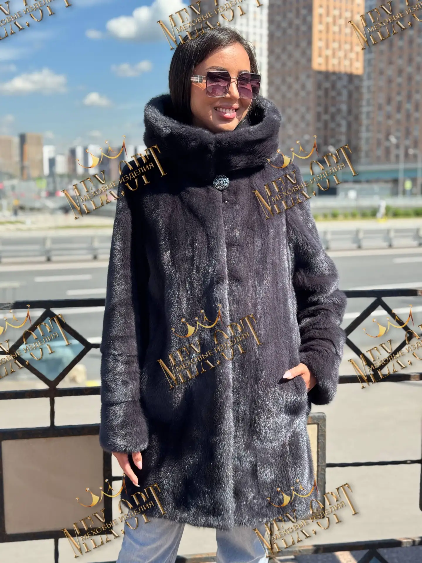 Шубка из меха норки с  капюшоном, модель «роспуск», цвет графит, длина 90 см