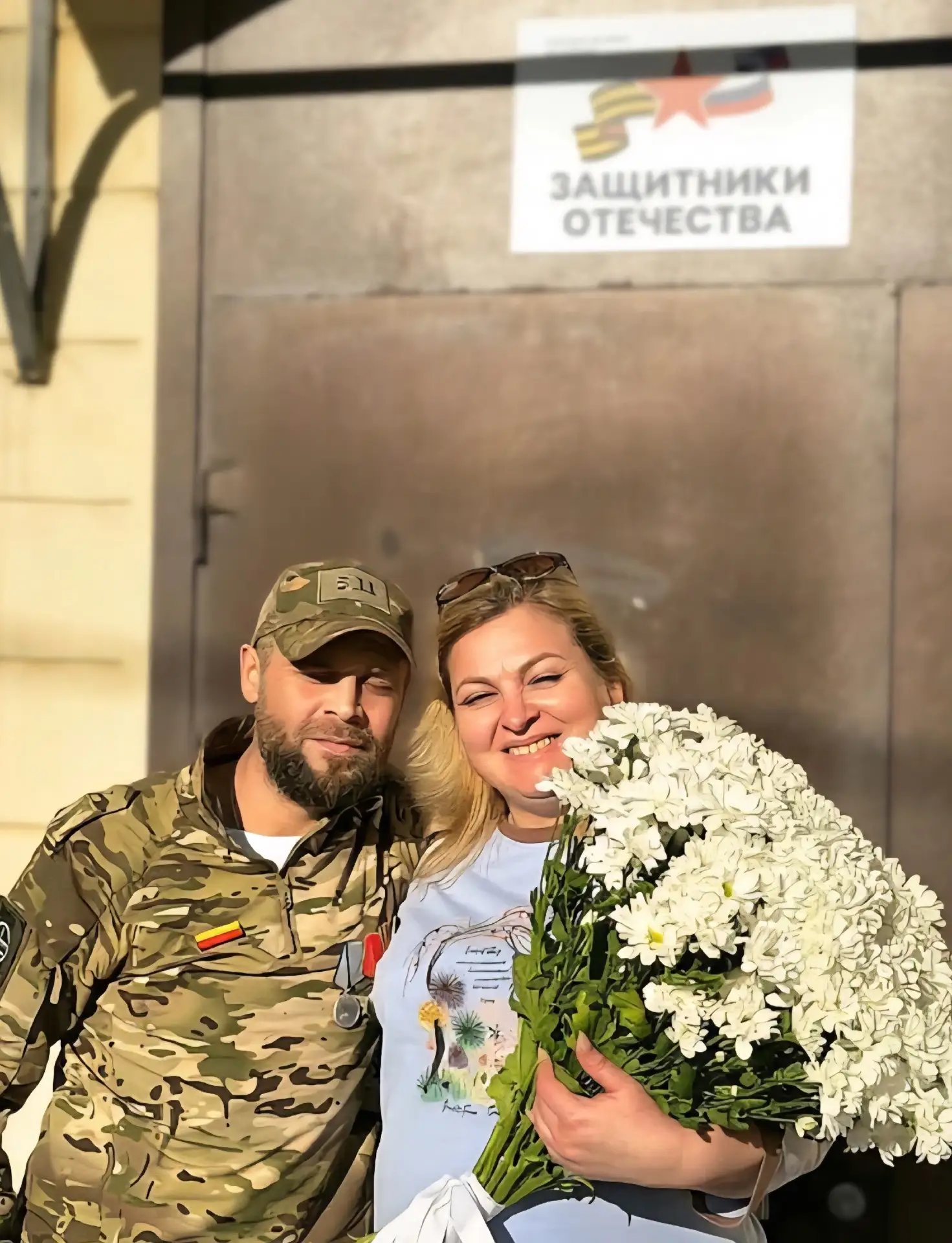 С цветами — к своему социальному координатору: история благодарности ветерана СВО из Бр...