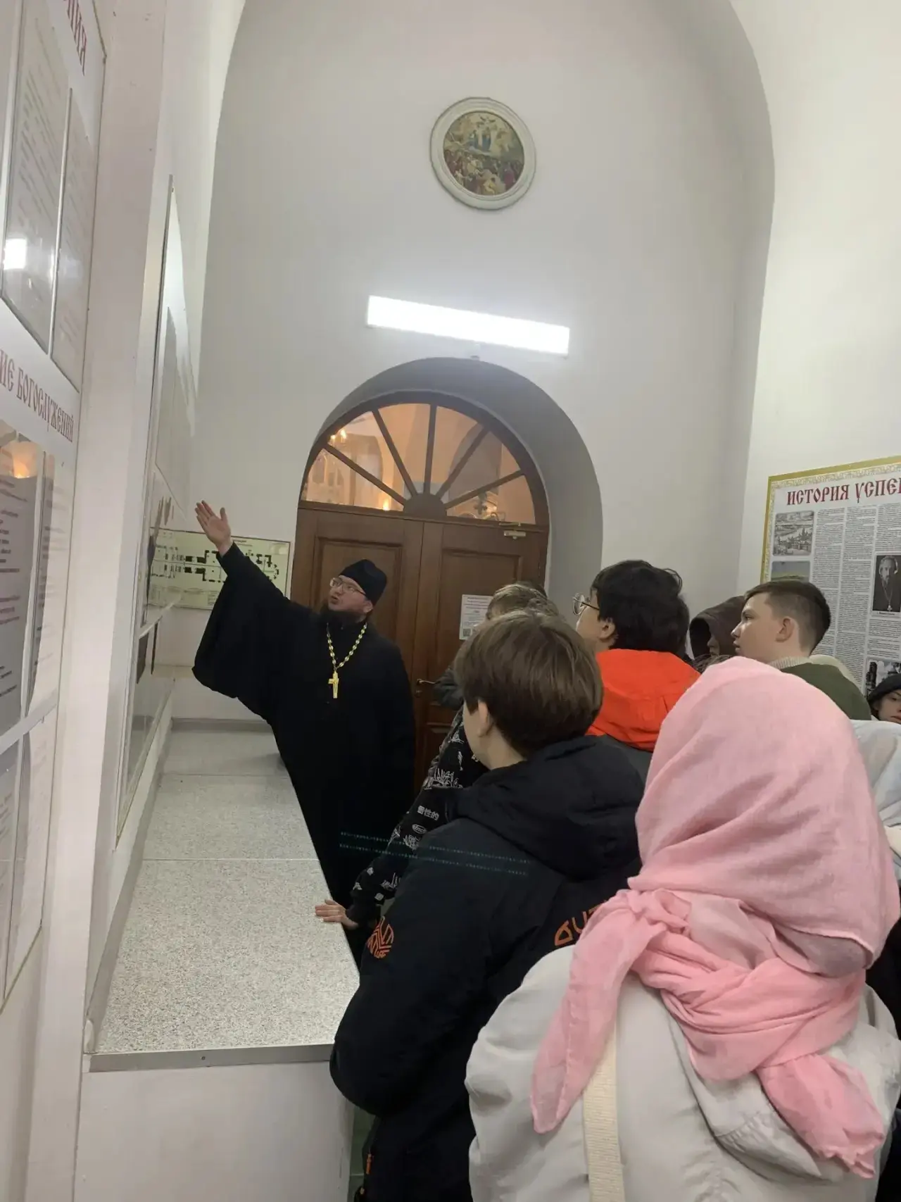 В рамках недели Духовно‑нравственной культуры ученики 5 «В» и 7 «Б» классов побывали на...