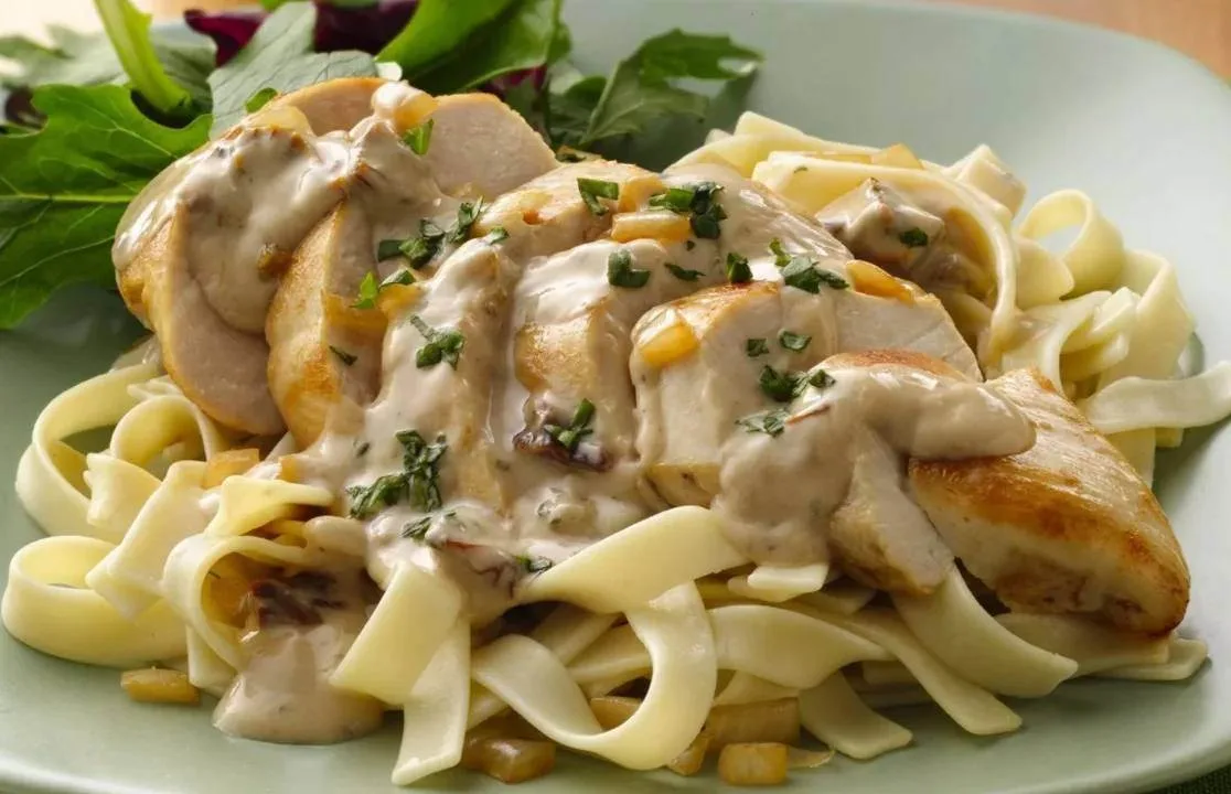 Паста "Альфредо" с курицей и грибами