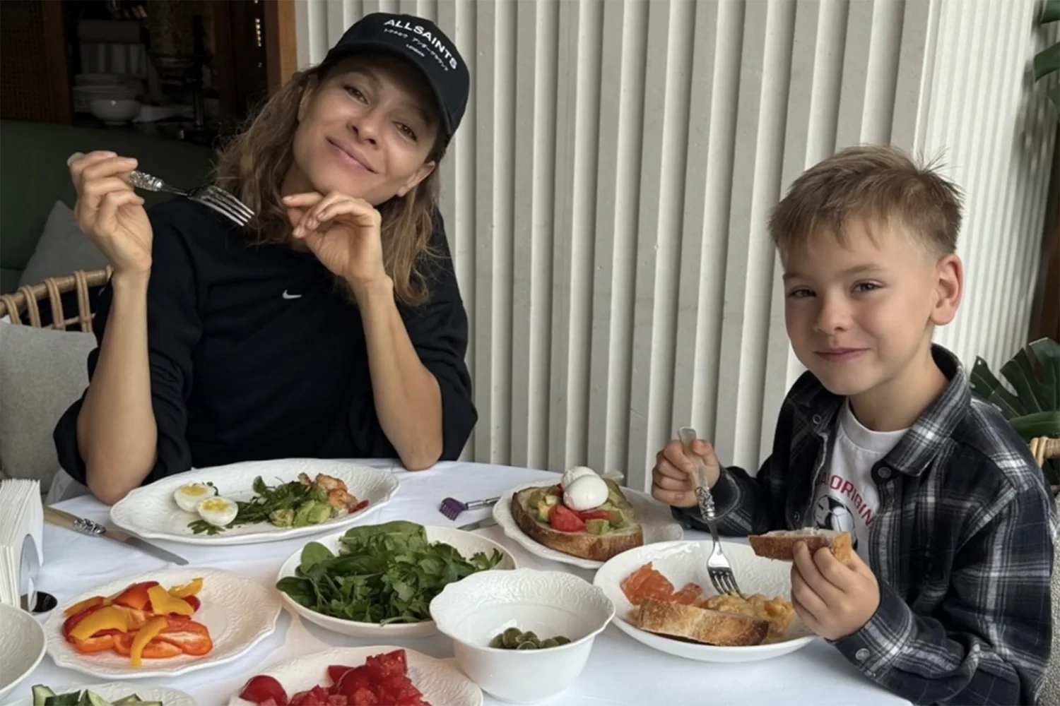 😍 Елена Подкаминская показала редкое фото с сыном