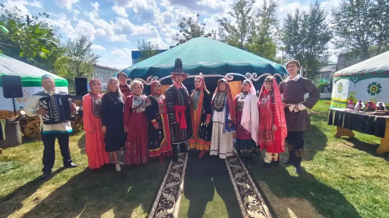 Национальный музей представил этнографическую экспозицию на Инвестсабантуе