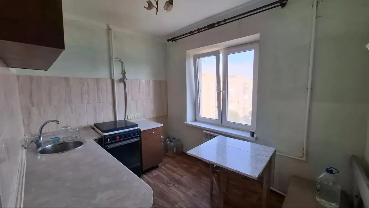 В аренду предлагается  1 -комнатная квартира  20 жмр , пр.Строителей , 7/9 . Квартира в...