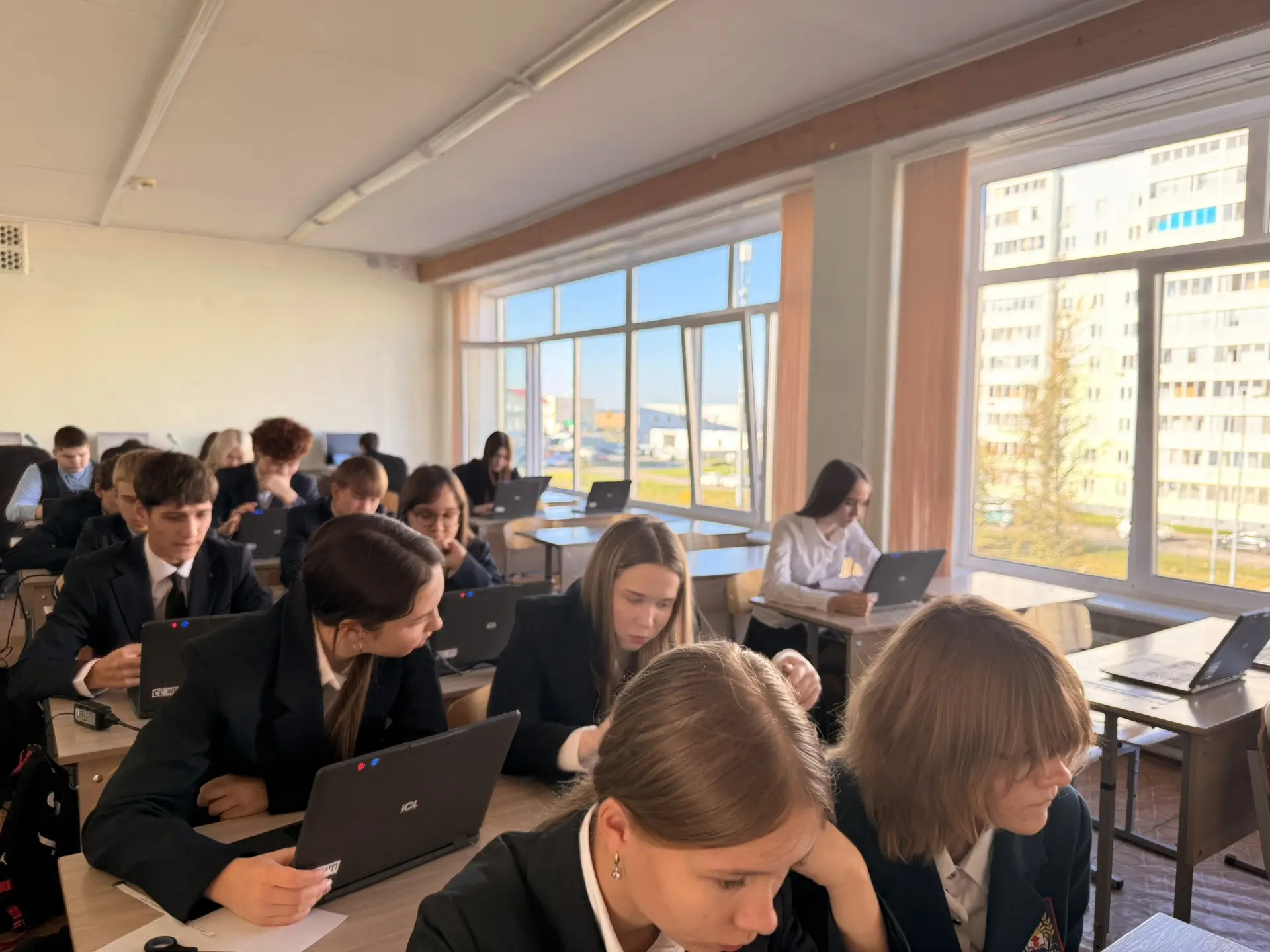 📢 Внимание! С 12 по 17 октября в нашей школе проходит НИС! 📚