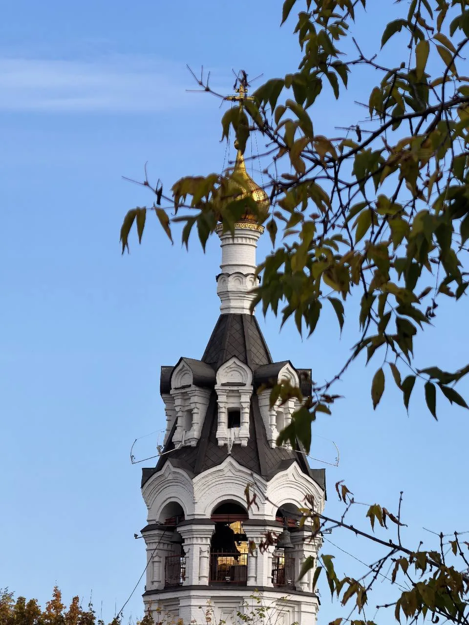 юбуемся архитектурной красотой Храма Ильи Пророка.