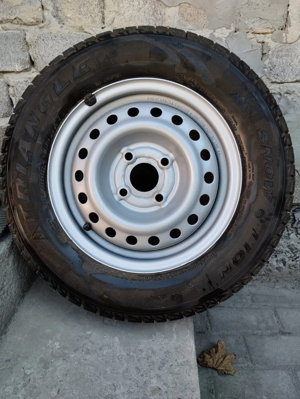 Продам зимний комплект дисков и шин 175/70/13, Донецк
