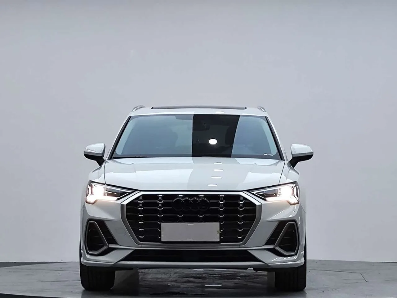 🚘Audi Q3