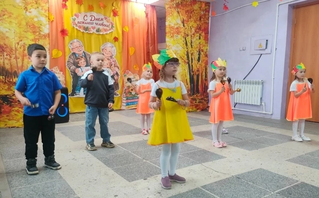 🍁 День пожилого человека – праздник наших родителей, бабушек и дедушек. Участники худо...