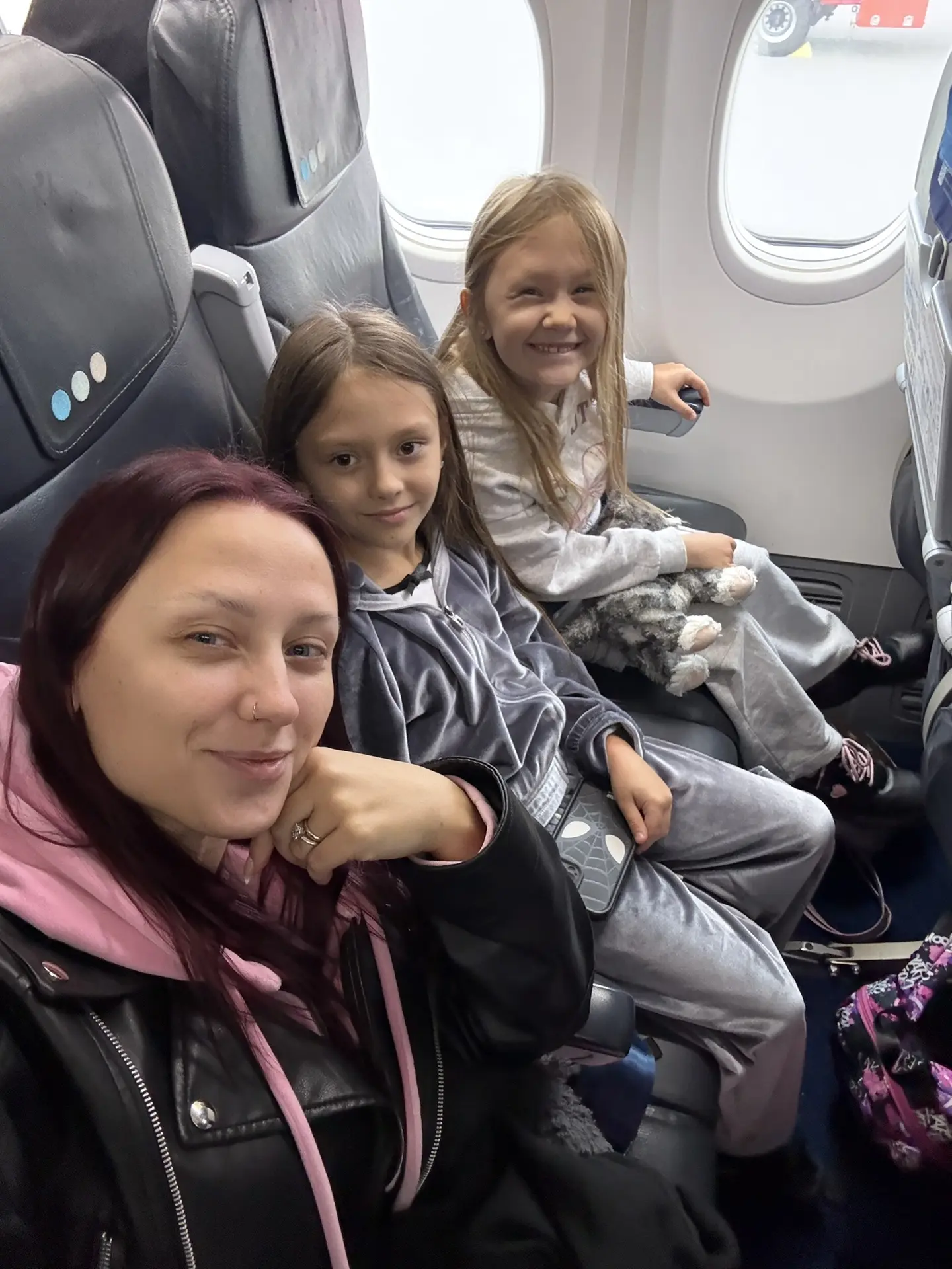Хорошего нам полета))) ✈️🩷