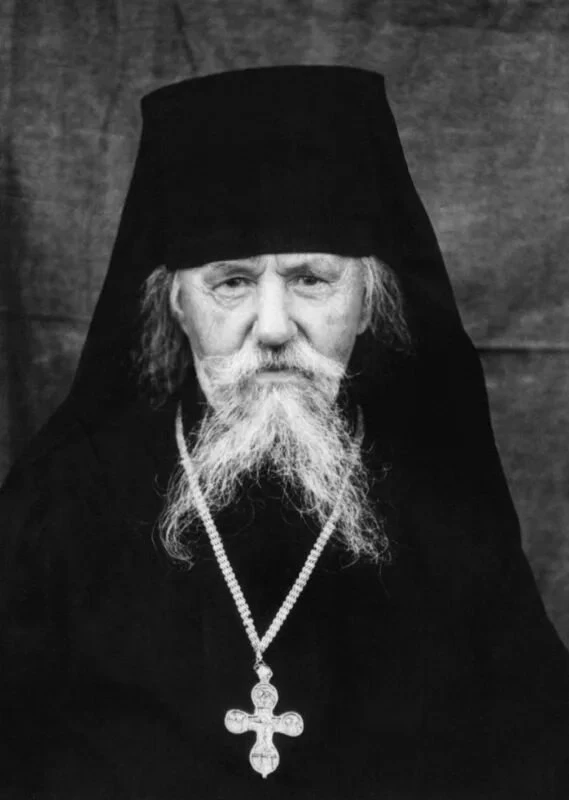 ☦️ Однажды в пасхальную ночь охранники лагеря потребовали от отца Леонтия, чтобы он отр...