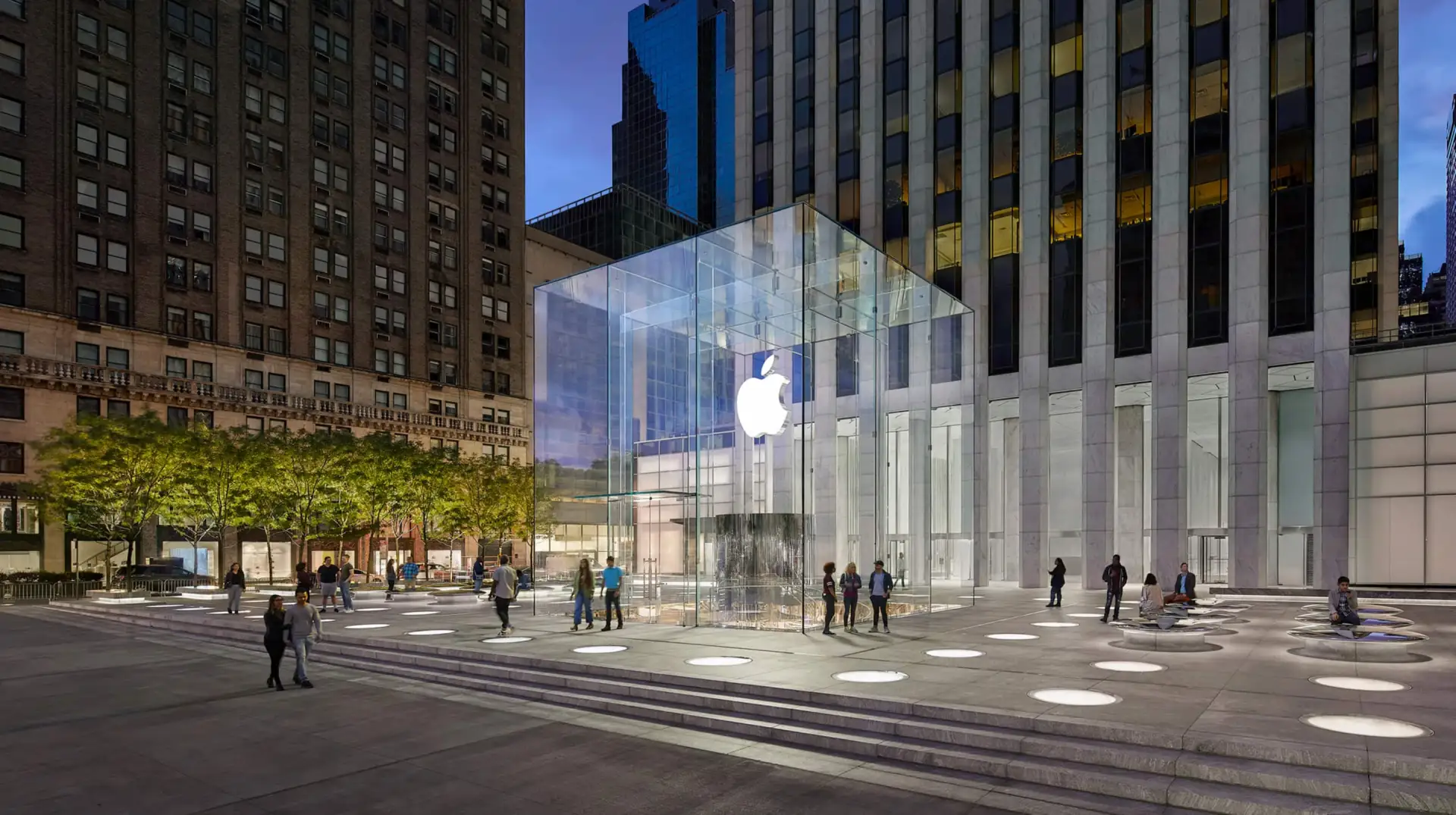 💻 Apple готовит масштабную демонстрацию iPhone Duo, но устройств будет мало