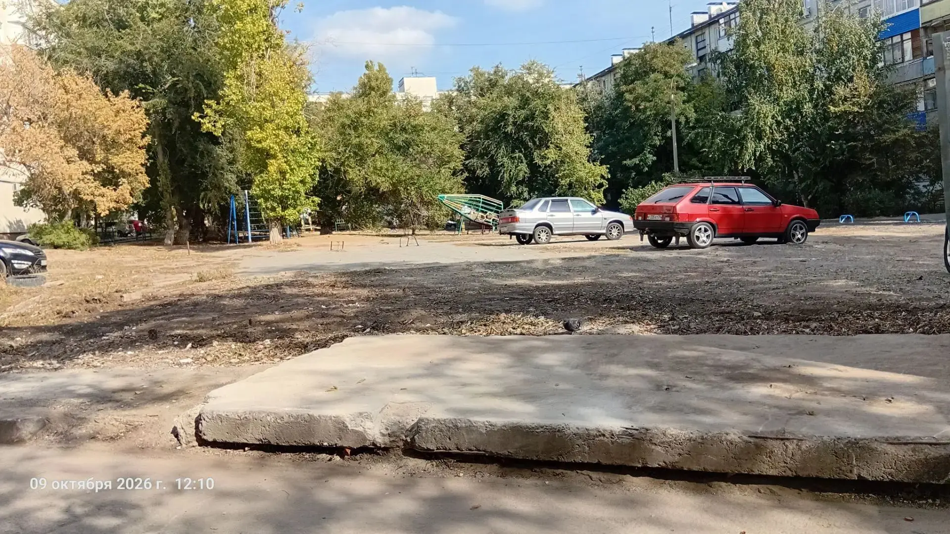 Зачистка  контейнерной  площадки Еременко 98