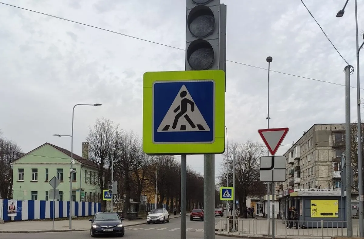 В Калининграде на перекрёстке Павлика Морозова и Коммунистической заработал светофор