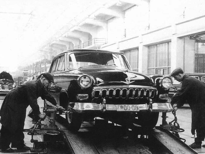70 лет назад с конвейера сошла первая «Волга»