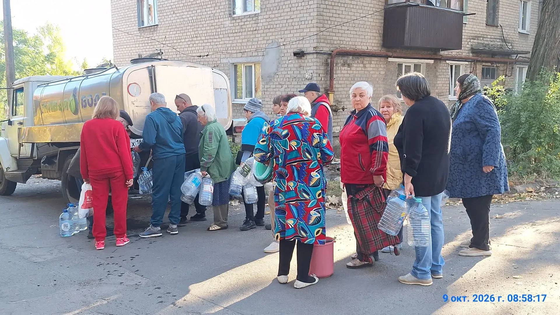 В связи с перебоями водоснабжения в Киевском внутригородском районе организован подвоз ...
