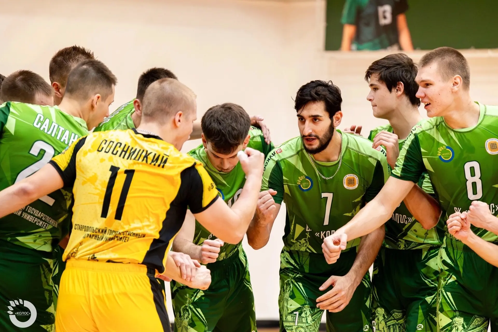 🏐 Волейбольная команда СтГАУ одержала две победы на старте чемпионата России