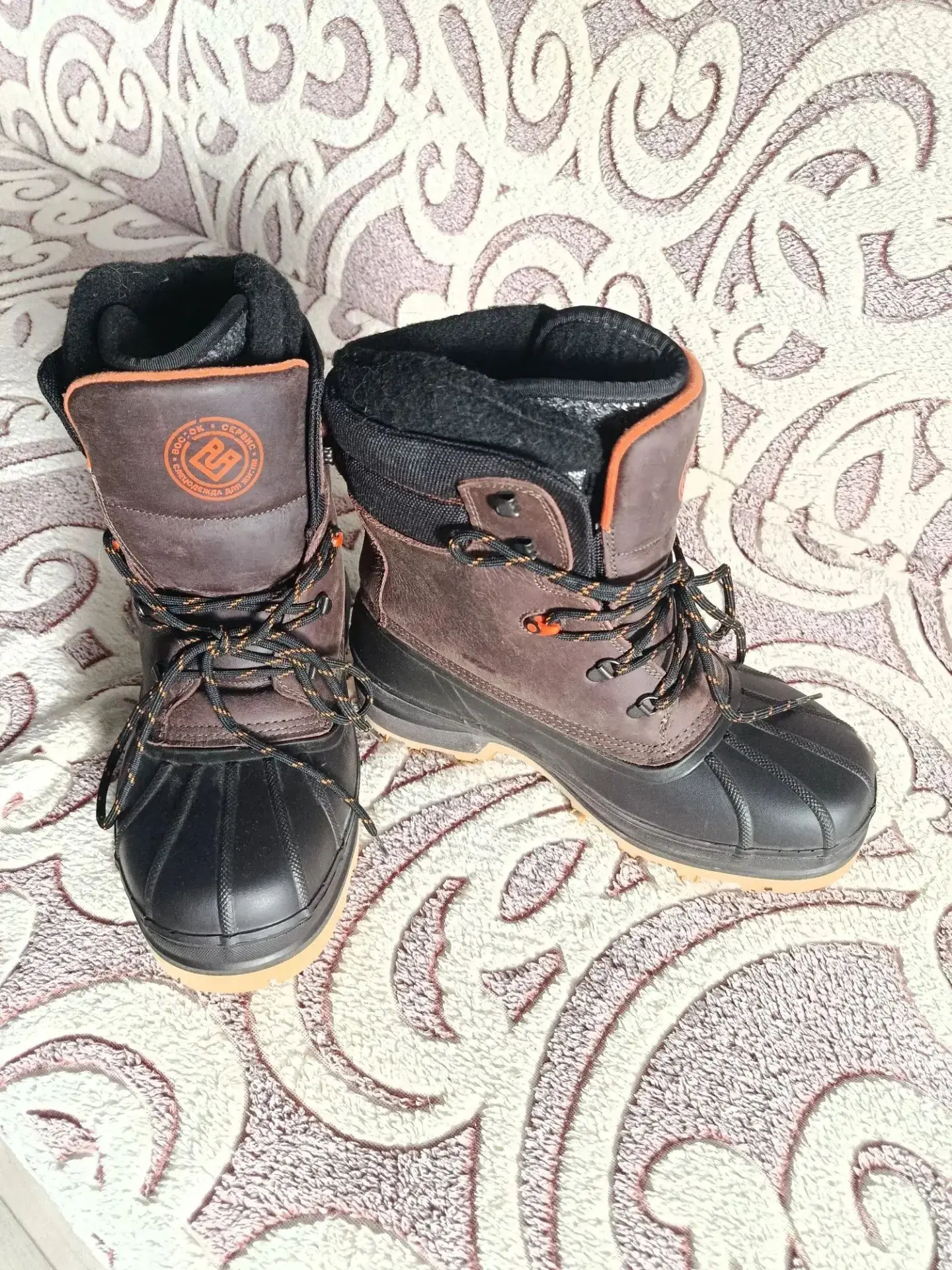 Ботинки,новые,43 раз., антигололед, продам, Тел.89228734114.