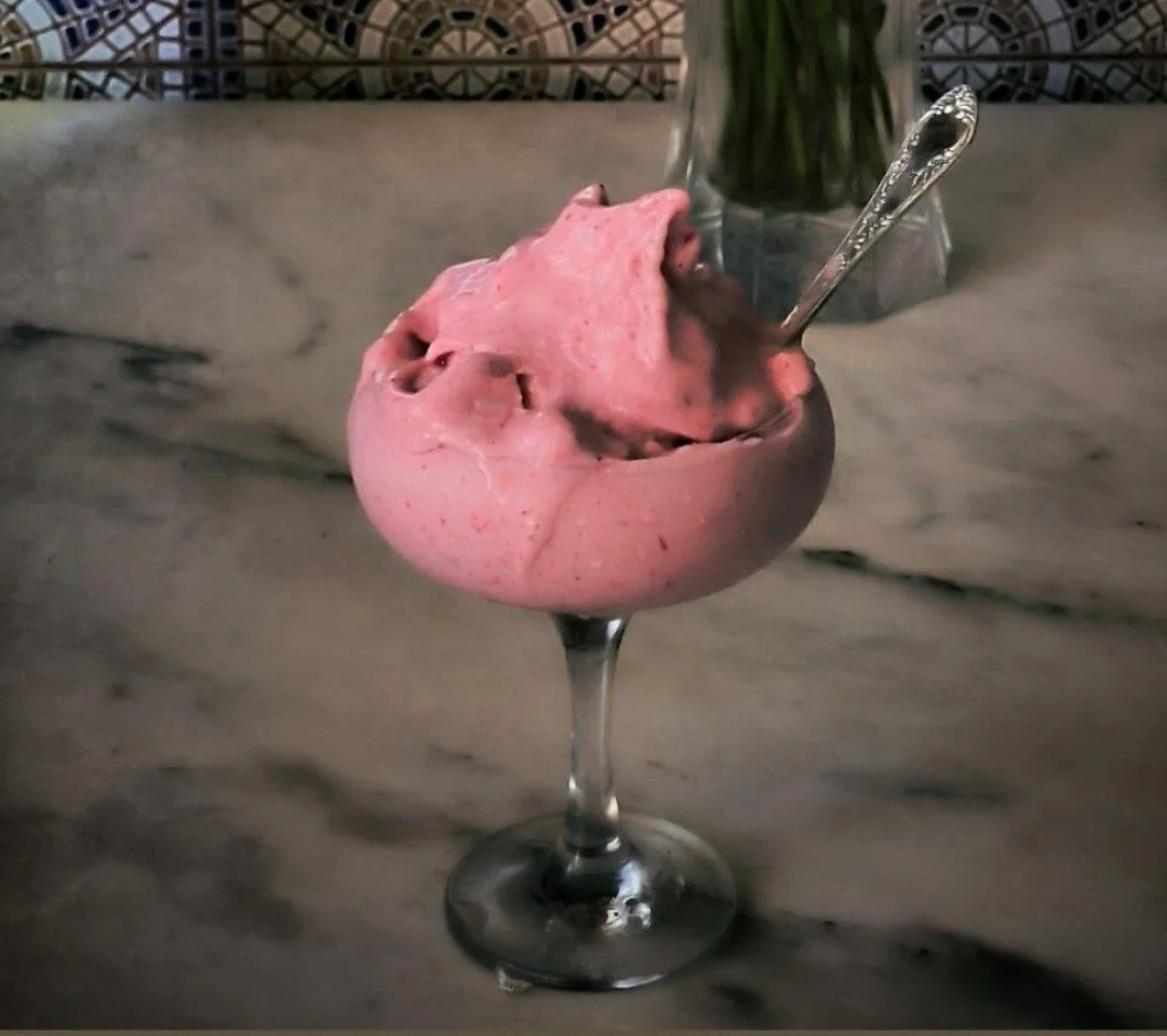 Началось с того что бкбг мороженное во Вкусвилле стало 160 р 80гр.